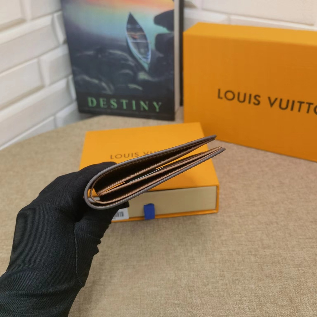 Ví Louis Vuitton LV Dáng Ngắn Phối Kẹp Cá Tính Cho Nam