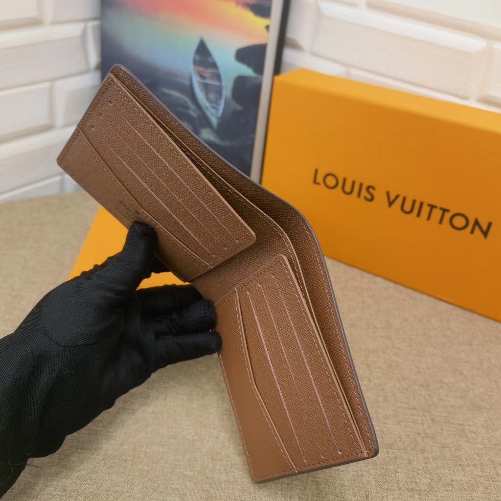 Ví Louis Vuitton LV Dáng Ngắn Phối Kẹp Cá Tính Cho Nam