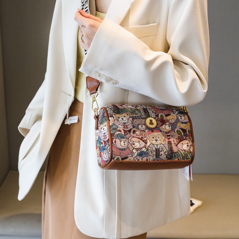 Túi Xách Đeo Chéo Cỡ Lớn Hình Gấu Katy Boston Đáng Yêu