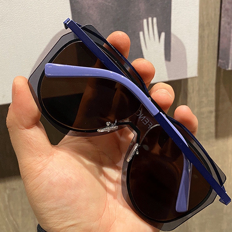 Kính Mát Một Mảnh Gọng Siêu Lớn Thời Trang Hàn Quốc Cá Tính Chống Gió Dành Cho Bạn Nữ