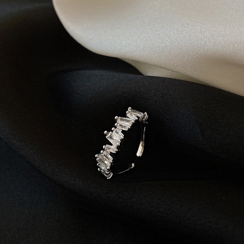 Nhẫn Đính Đá Zircon Lấp Lánh Sang Trọng Hợp Thời Trang