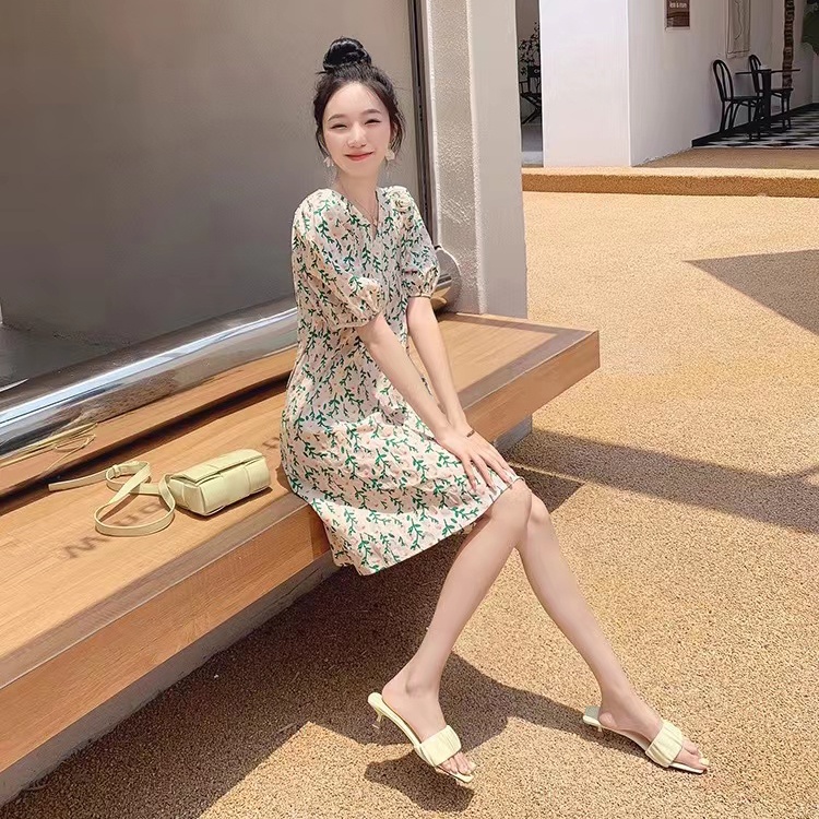 Áo Thun Nữ Ngắn Tay Cổ Chữ V In Hoa Thời Trang Hàn Quốc Mới