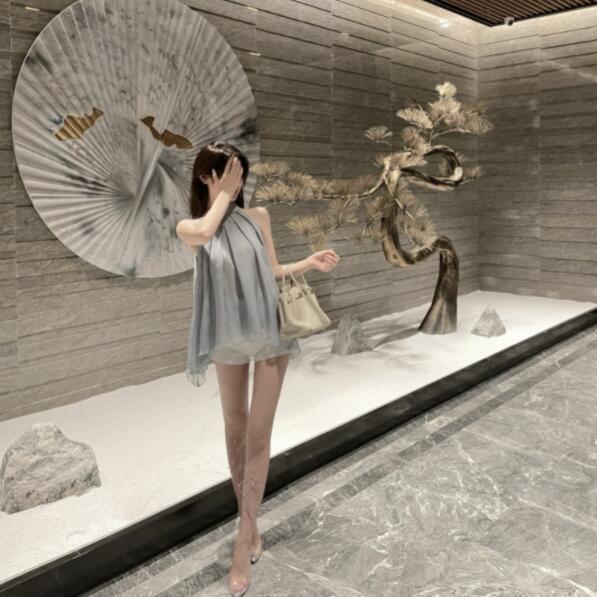 Áo Chiffon Sát Nách Dáng Rộng Xếp Ly Phong Cách Hàn Quốc