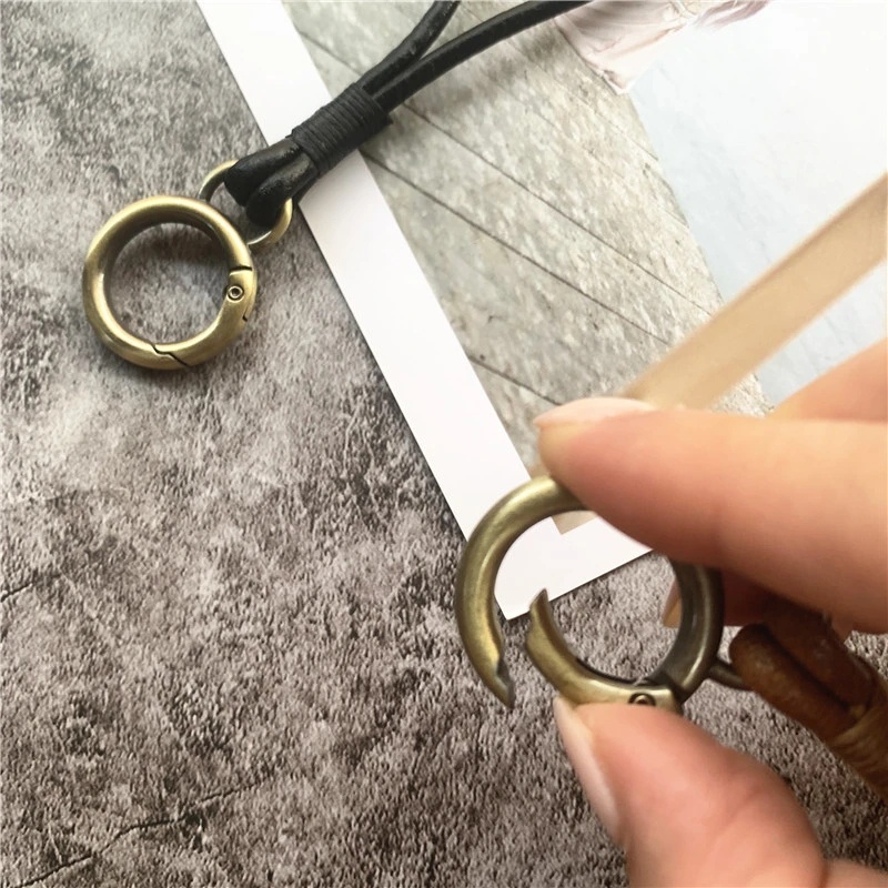 Dây Đeo Cổ Tay Bằng Da Bò Thật Handmade Chống Thất Lạc Sang Trọng Tiện Dụng