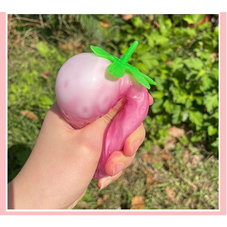 Đồ Chơi Quả Dâu Tây Thay Đổi Màu Sắc Dễ Thương Cho Bé