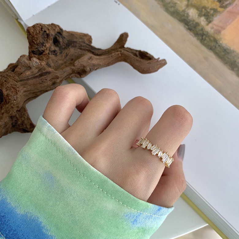 Nhẫn Đính Đá Zircon Lấp Lánh Sang Trọng Hợp Thời Trang