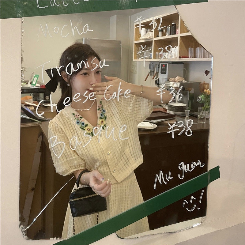 Set Áo Và Chân Váy Ngắn Lưng Cao Thời Trang Mới 2023 Dành Cho Bạn Nữ