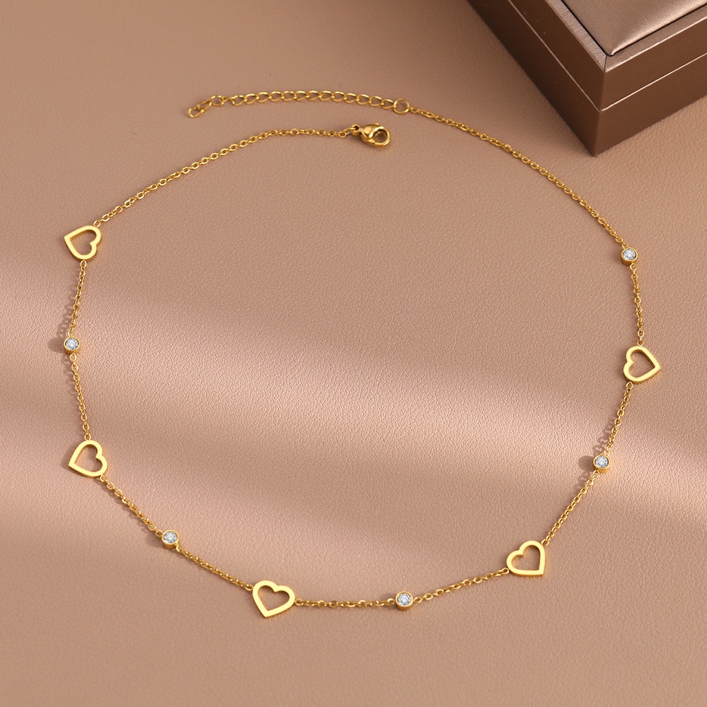 Vòng Cổ Choker Bằng Thép Không Gỉ Mặt Trái Tim Rỗng Đính Đá Zircon Sang Trọng Sáng Tạo Cho Nữ Mới