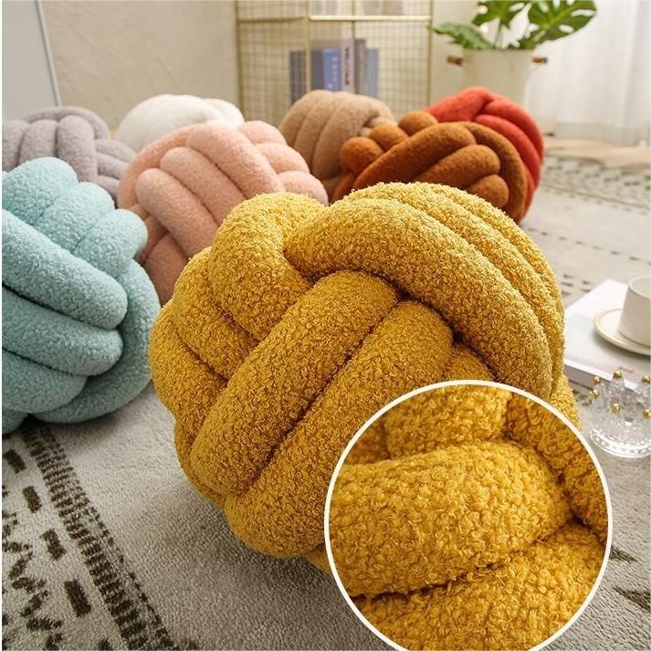 Gối Dài Hình Cầu Bằng Lông Cừu Phong Cách Bắc Âu