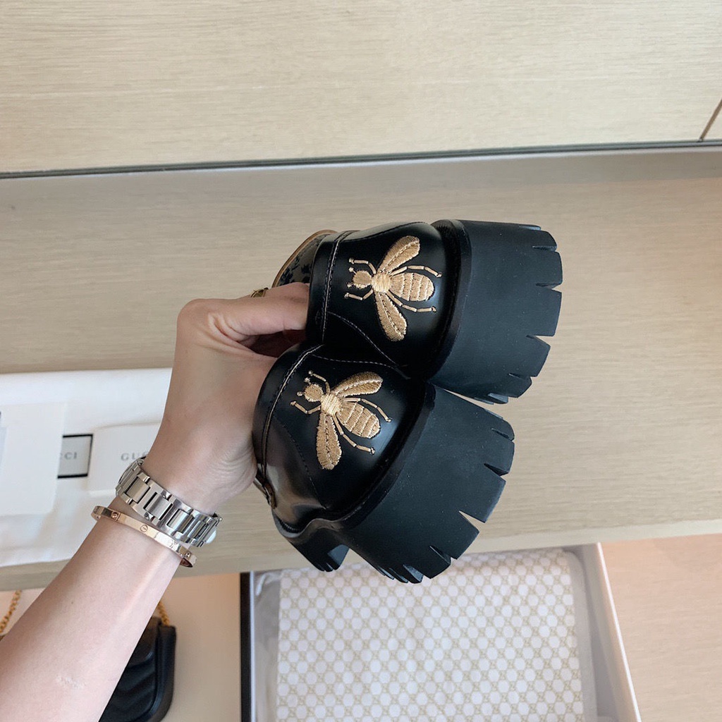 Hàng Mới Về GC Giày Lười Đế Dày Vừa Thêu Hình Ong Thời Trang Cho Nữ