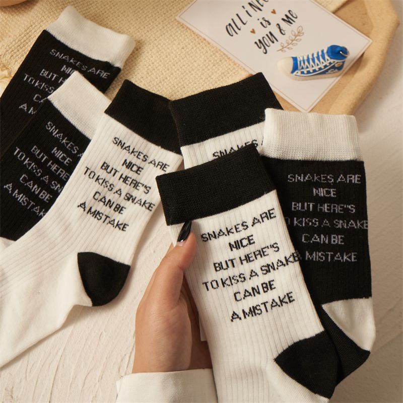 Hàng Bán Chạy Niche Tất Thể Thao Ống Lửng Màu Trắng Đen Phong Cách Hàn Quốc