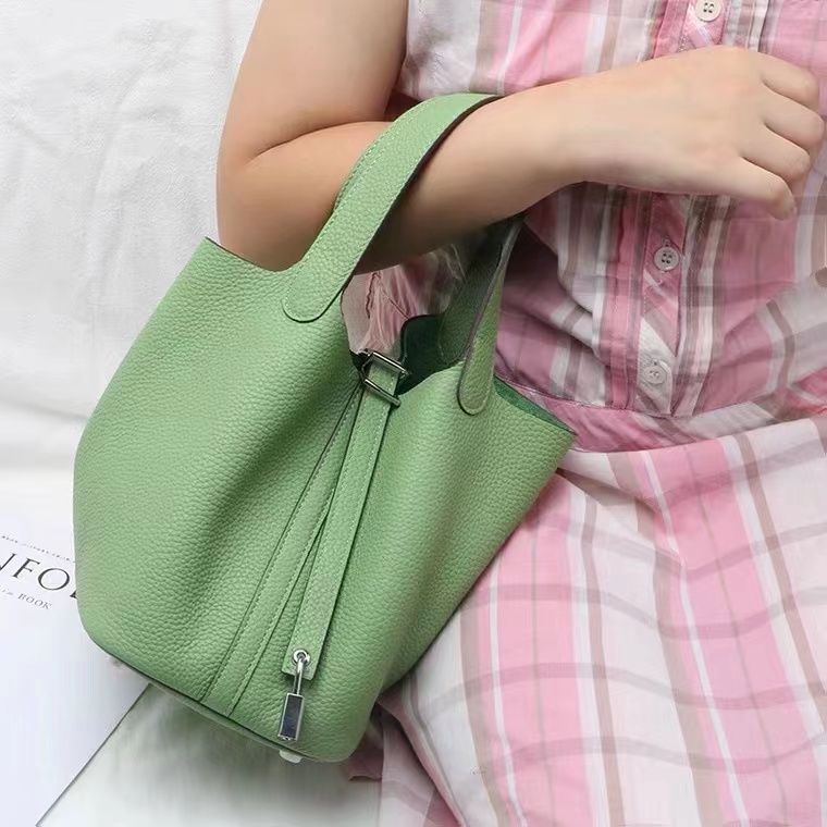 Túi Xách Da Bò Thật Dáng Tròn Nhỏ Dễ Phối Đồ Thời Trang Cho Nữ