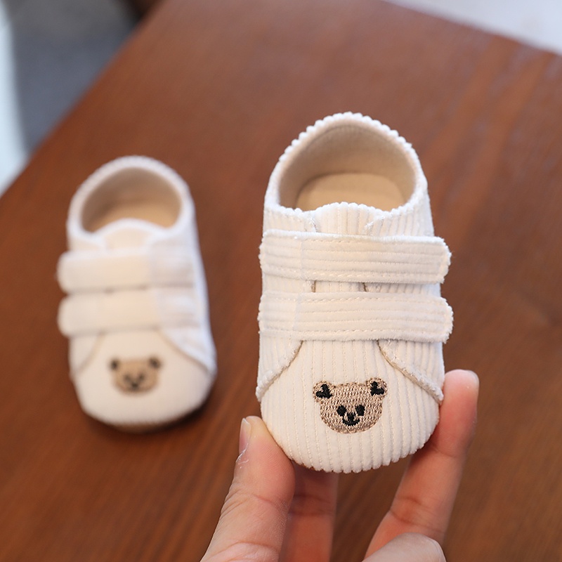 Giày Sneaker Đế Mềm Chống Trượt In Hình Hoạt Hình Cho Bé Sơ Sinh 0-18 Tháng Tuổi