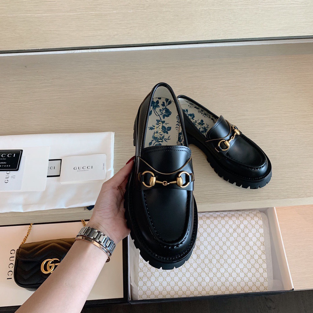 Hàng Mới Về GC Giày Lười Đế Dày Vừa Thêu Hình Ong Thời Trang Cho Nữ