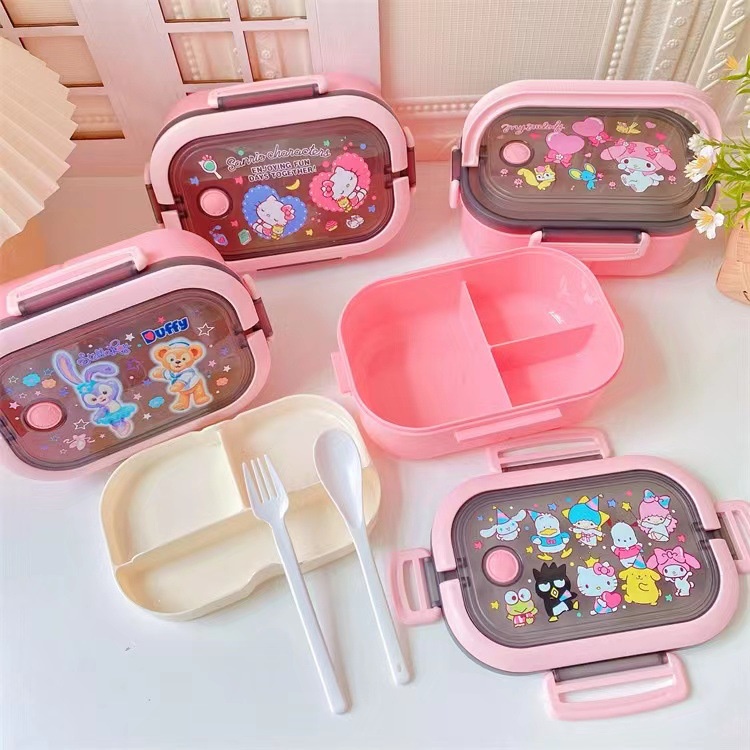 Hộp Đựng Cơm Trưa Hai Tầng Bằng Nhựa Kèm Muỗng Nĩa Hình Shinchan melody Winnie pooh xo marvel hero twins hello kitty cinnamoroll purin Poacco snow stella stitch