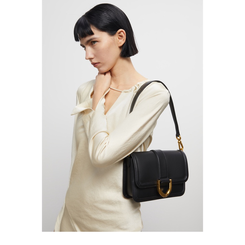 Charles and KEITH23 Xuân Hè / Mới SL2-80840528 Túi Đeo Chéo Nhỏ Hình Vuông Trang Trí Nút Thời Trang Cho Nữ