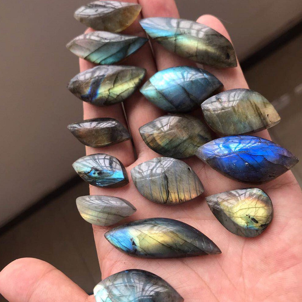 Mặt Dây Chuyền Đá Thạch Anh Labradorite Hình Chiếc Lá 2-4cm