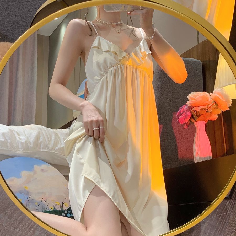 Đồ ngủ Hai Dây Cổ Chữ V Phối Bèo Form Rộng Phong Cách Quyến Rũ