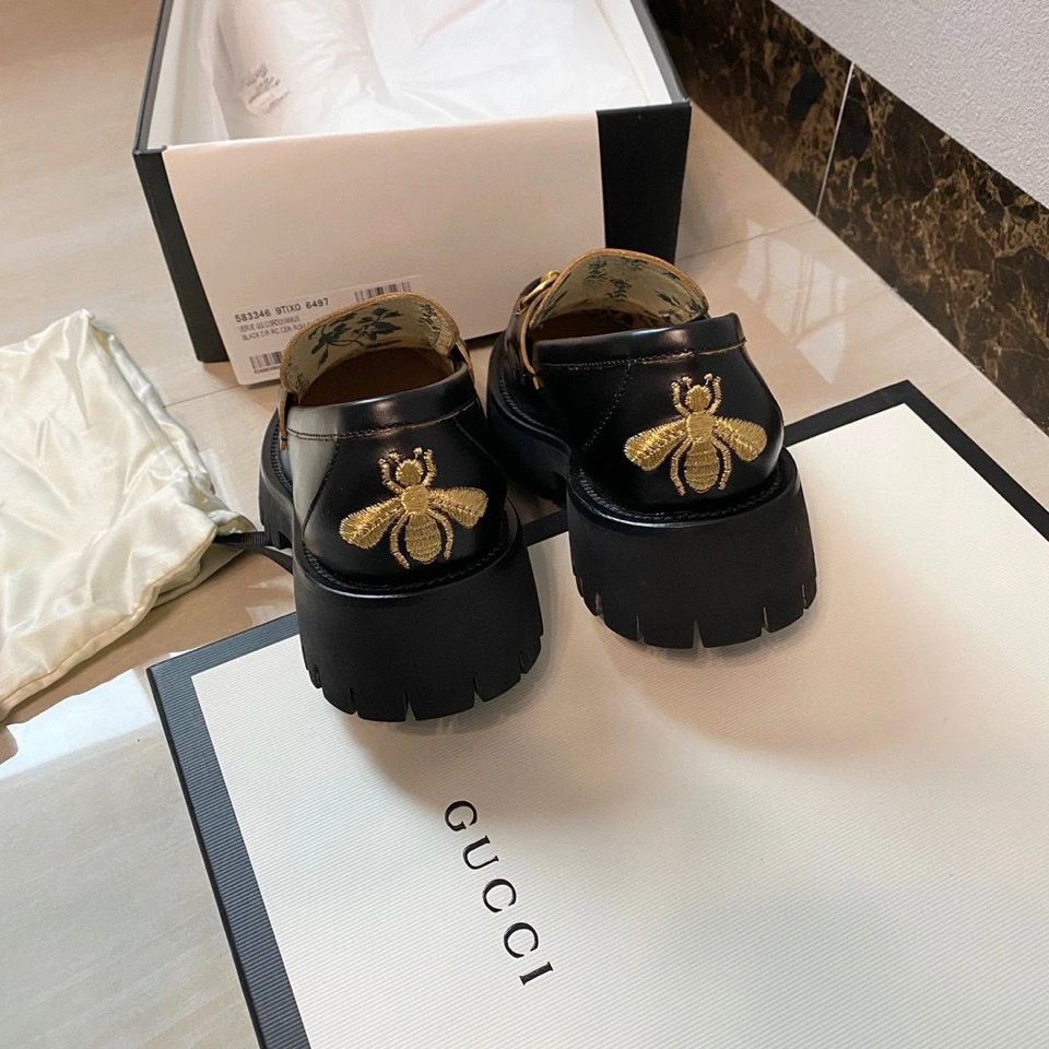 Hàng Mới Về GC Giày Lười Đế Dày Vừa Thêu Hình Ong Thời Trang Cho Nữ