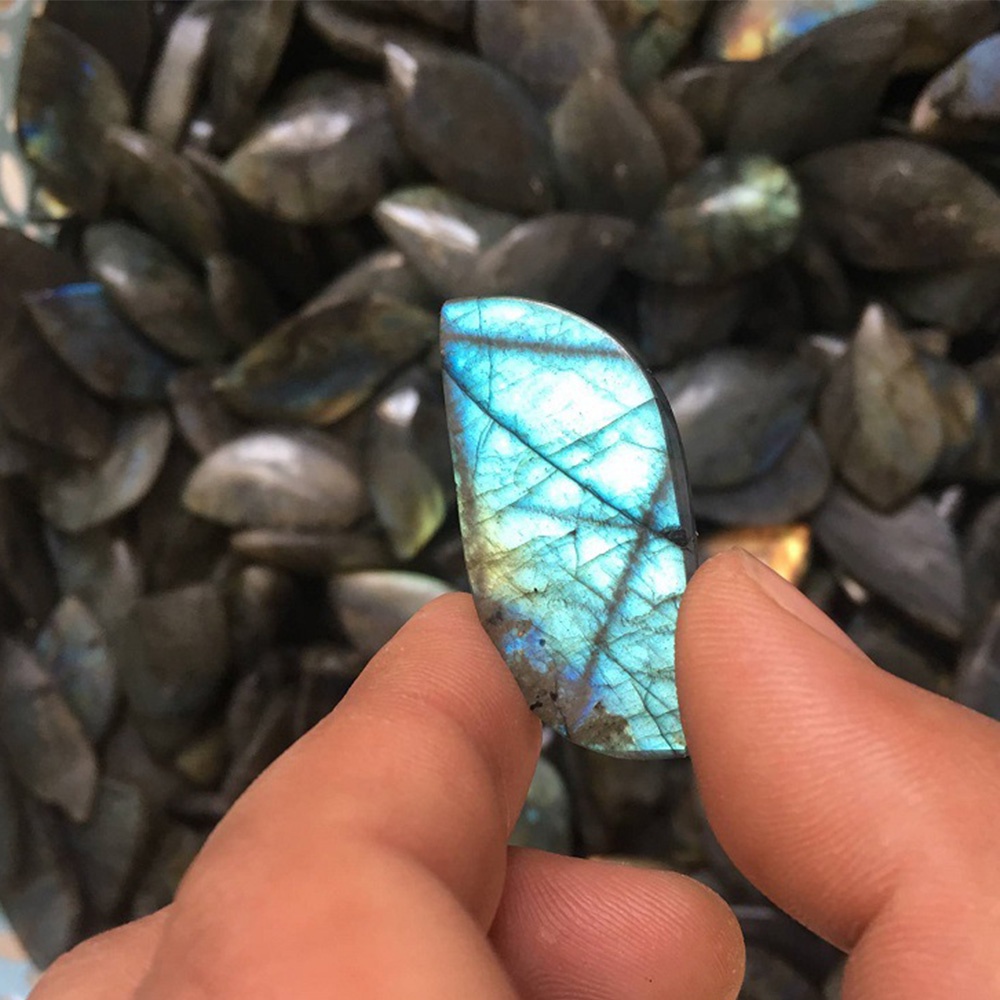 Mặt Dây Chuyền Đá Thạch Anh Labradorite Hình Chiếc Lá 2-4cm
