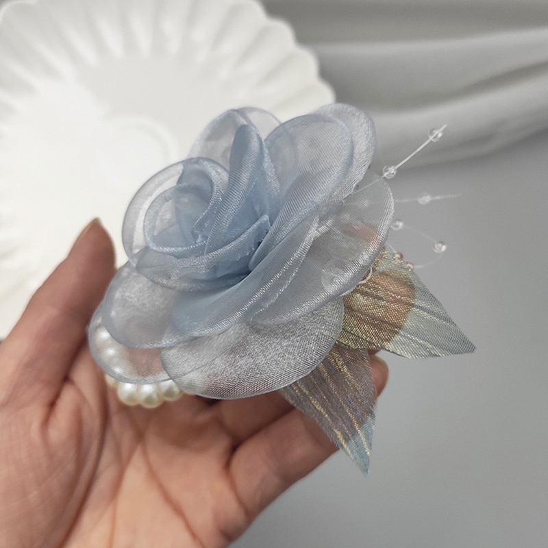 Vòng Hoa Đeo Tay Cô Dâu Đính Ngọc Trai Sang Trọng