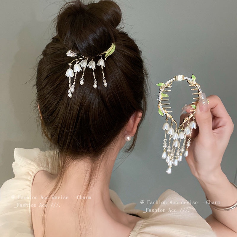 Kẹp Tóc Cá Mập Đính Ngọc Trai Phối Tua Rua Và Quả Bông Cỡ Lớn Thời Trang Cao Cấp