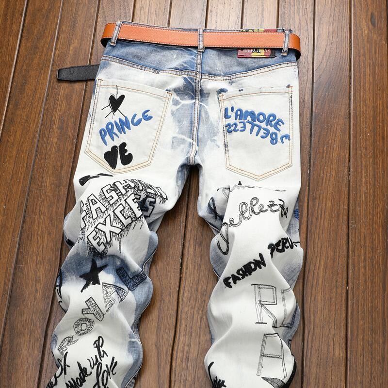 Quần Jean Dài Màu Sáng Thêu Họa Tiết Hoa Phong Cách Mới Nhất Cho Nam