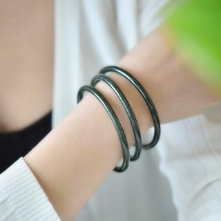 Vòng tay ngọc bích tự nhiên Thanh tròn 0,4cm Vòng tay hoa nổi màu xanh đậm Vòng tay ngọc bích màu xanh đậm