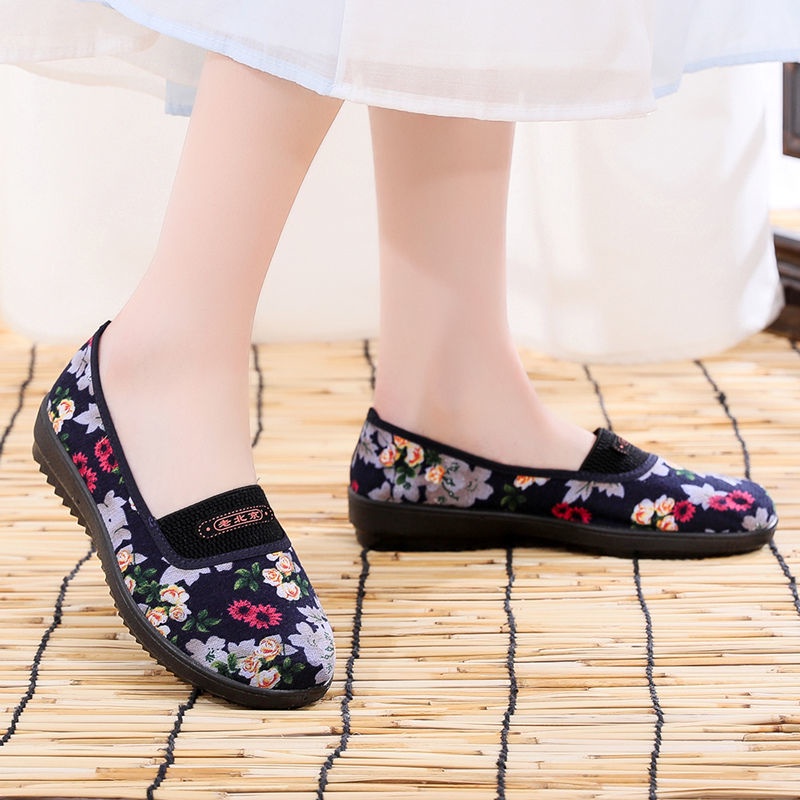 Size 34-41Giày vải giày thêu hoa phong cách dân tộc đế bằng cho người trung niên và cao tuổi