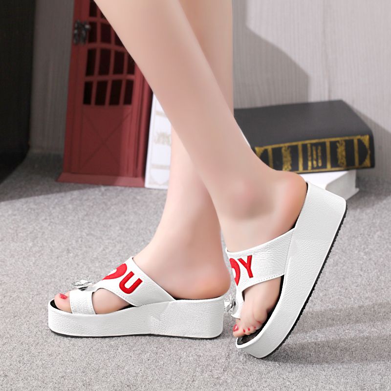 Hàng Mới Về ~ Dép Sandal Đế Dày Cao Gót Đính Đá Hình Trái Tim Phong Cách Mới Cho Nữ Đi Biển