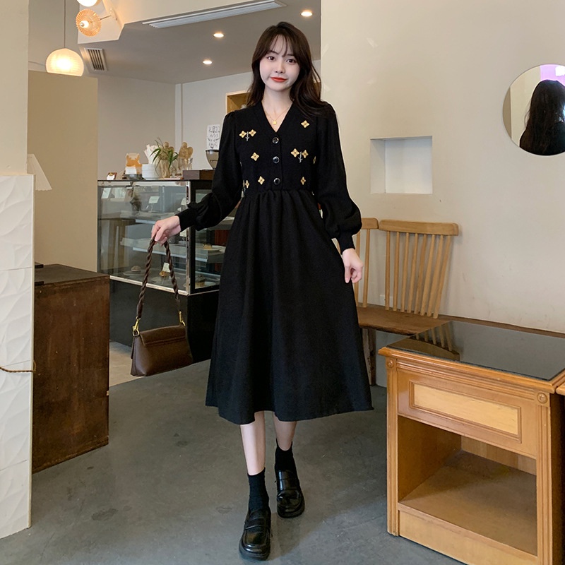 Đầm Dệt Kim Cổ Chữ V Thêu Hoa Màu Đen Phong Cách retro