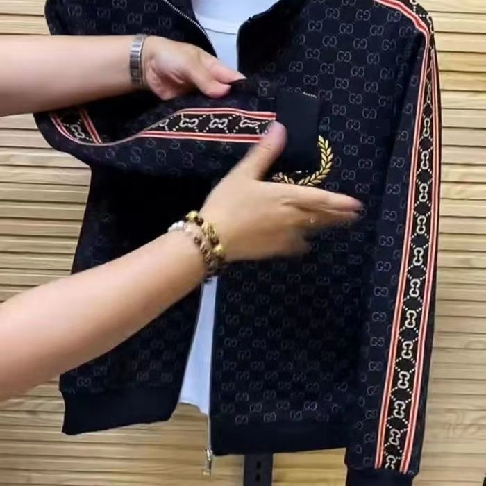 Set Đồ Thể Thao Thiết Kế Mới 2023 Phong Cách Châu Âu Cá Tính Cho Nam