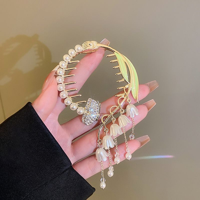 Kẹp Tóc Cá Mập Đính Ngọc Trai Phối Tua Rua Và Quả Bông Cỡ Lớn Thời Trang Cao Cấp