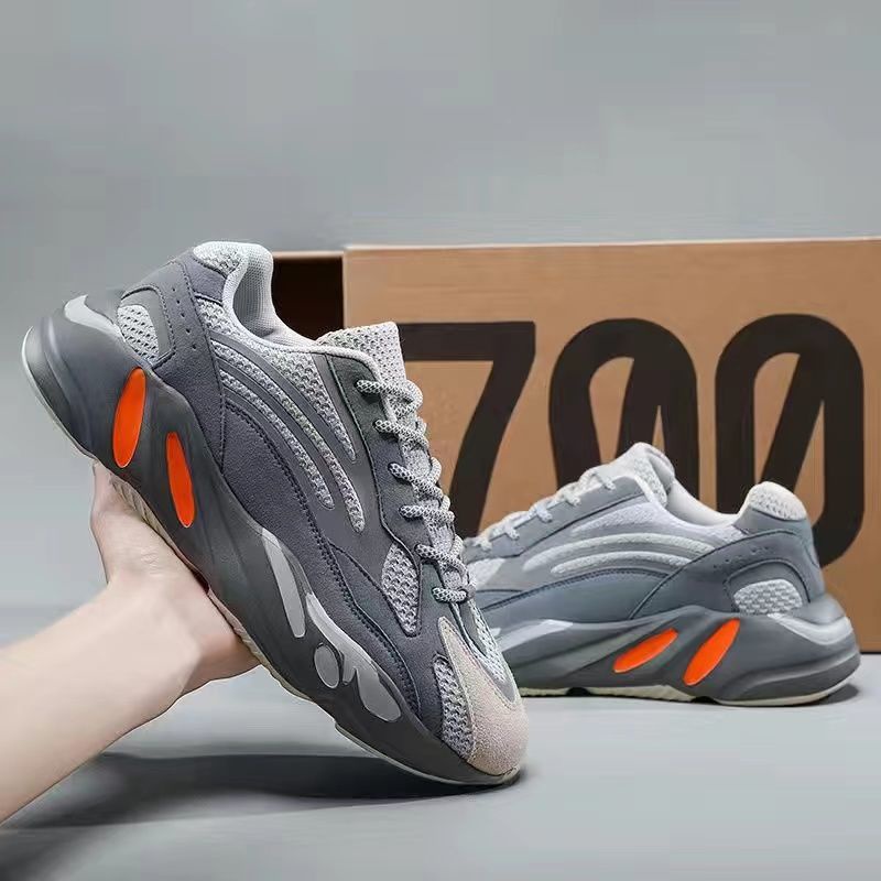 Giày Thể Thao Tăng Chiều Cao Thoáng Khí 700V2