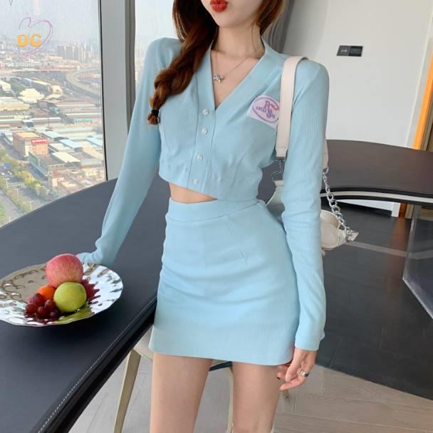 set đồ nữ sang chảnh Set Áo Lửng Cổ Chữ V + Chân Váy Lưng Cao Phong Cách Châu Âu Thời Trang Mùa Thu Mới Cho Nữ