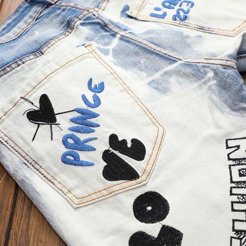 Quần Jean Dài Màu Sáng Thêu Họa Tiết Hoa Phong Cách Mới Nhất Cho Nam