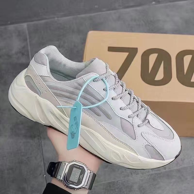 Giày Thể Thao Tăng Chiều Cao Thoáng Khí 700V2