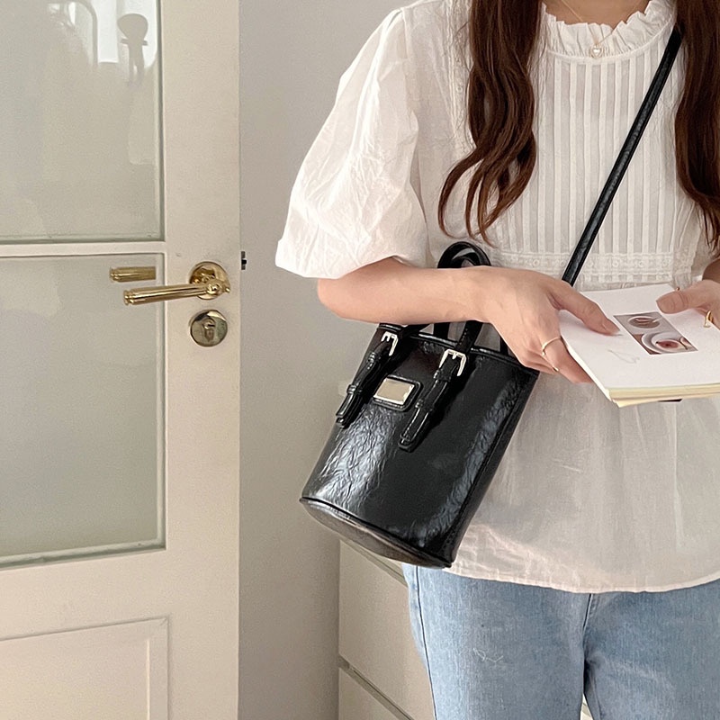 Túi Đeo Vai Màu Đen Dễ Phối Đồ Thời Trang Cho Nữ