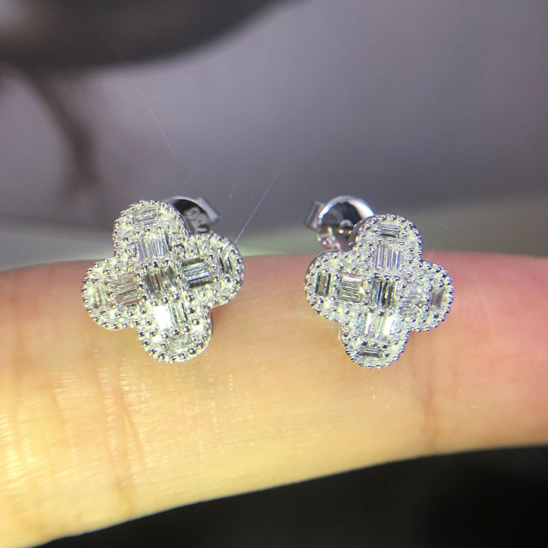 Bông Tai Đính Đá Zircon Hình Cỏ Bốn Lá Phong Cách Hàn Quốc