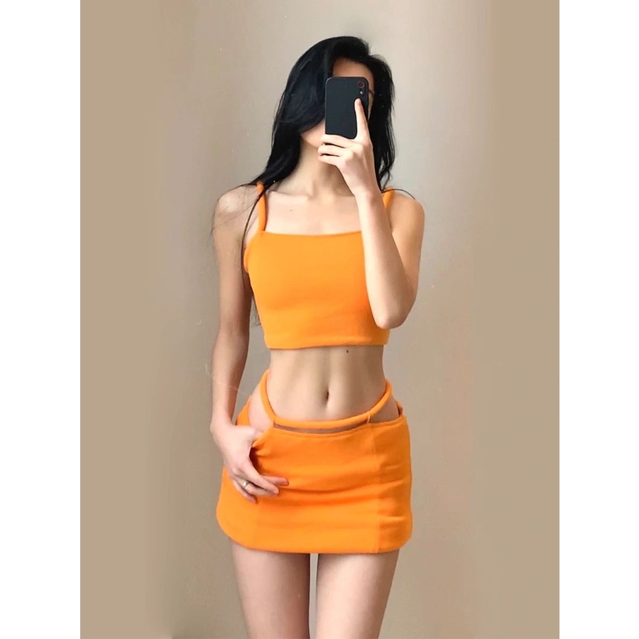 ~ Hot Girl Set Áo Hai Dây Ngắn Ôm Dáng + Chân Váy Lưng Cao Phong Cách Mới 2023