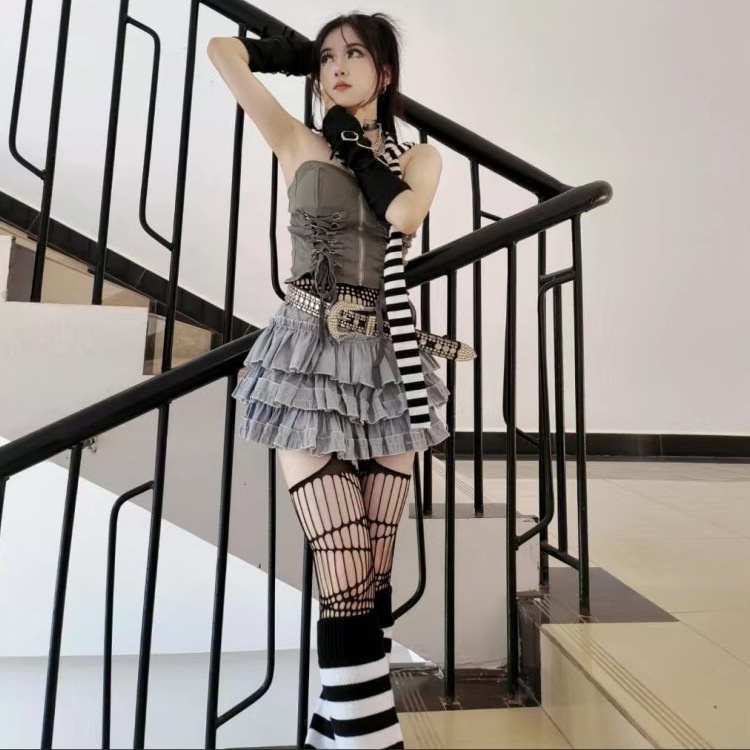 Bộ Áo Yếm Ren + Chân Váy Ngắn hakama Phong Cách punk y2k Mới Cho Bé Gái