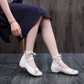 Giày vải thêu hoa phong cách dân tộc cổ điển cho nữ