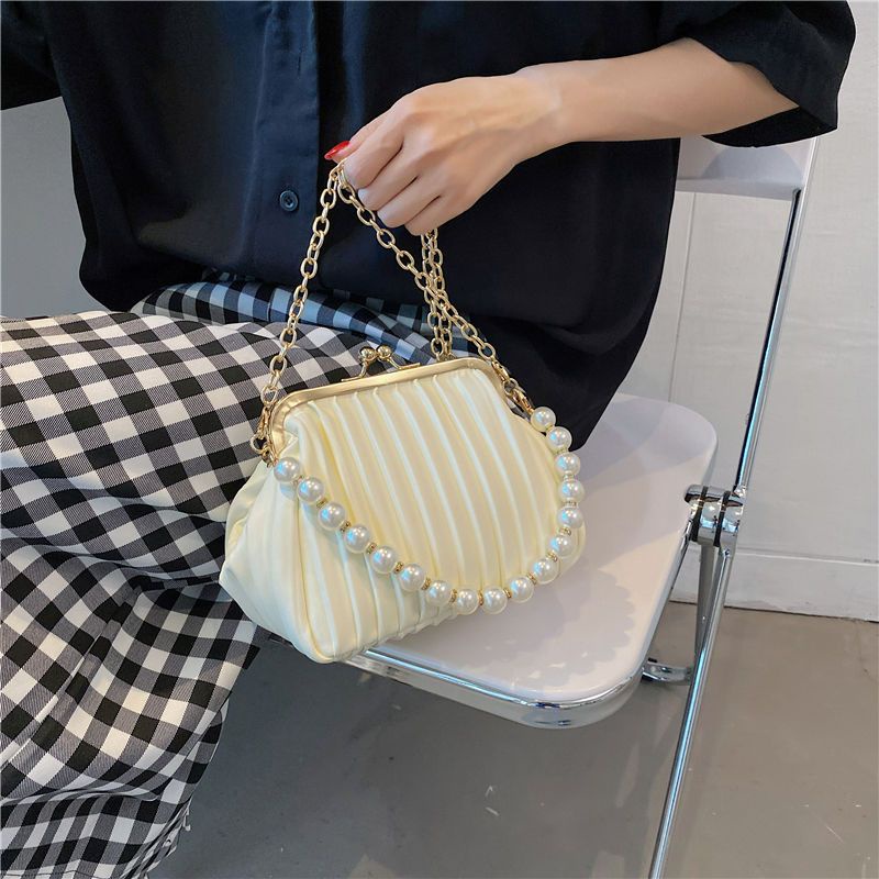 Túi Đeo Chéo Xếp Ly Đính Hạt Ngọc Trai Phong Cách Mới Mùa Hè 2023 Cho Nữ Kèm Sườn Xám