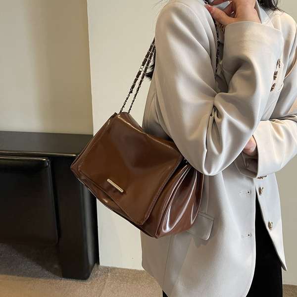 Túi tote có khóa kéo túi tote to Túi xách nách dung tích lớn 2023 mới của Pháp túi tote túi đeo chéo vai retro