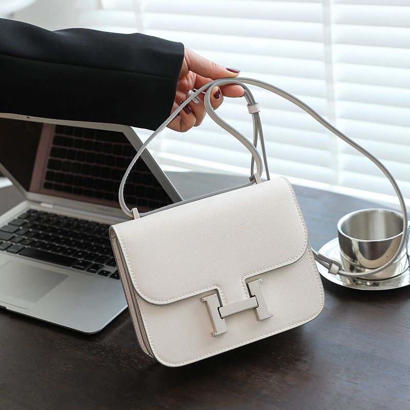 Hermes Túi Xách Da Hình Vuông Phối Khóa Gài Chữ h Màu Bạc Thời Trang 2023 Sang Trọng Cho Nữ