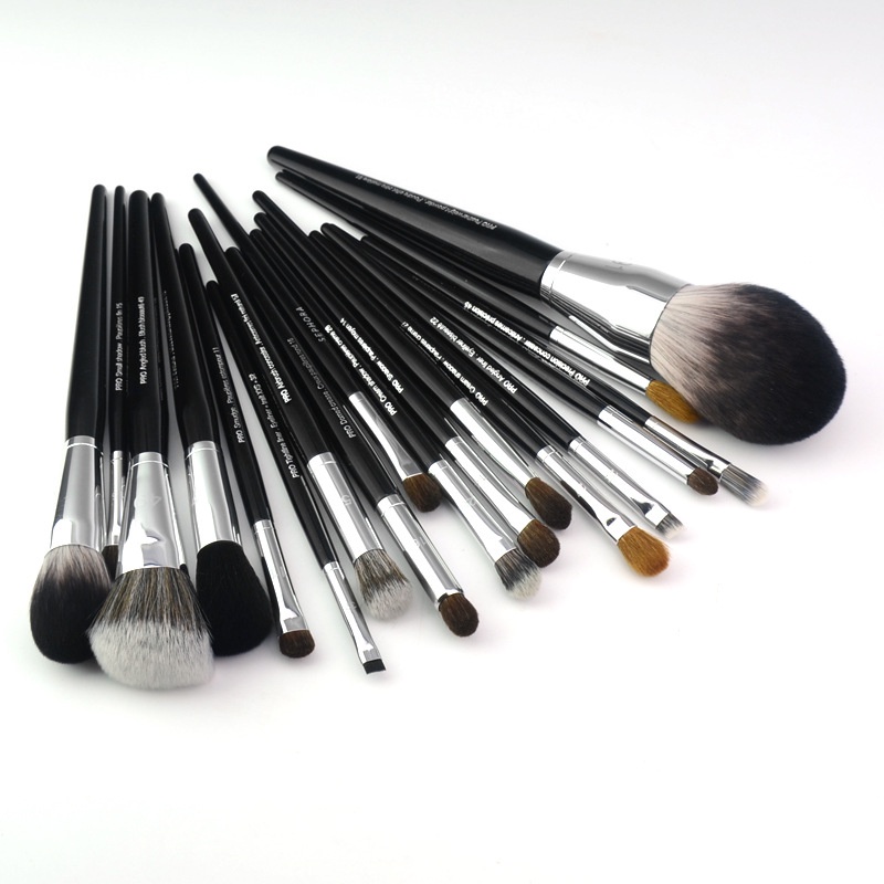 Trọn bộ 16 cây cọ SEPHORA makeup chuyên nghiệp kèm ví đựng cọ.