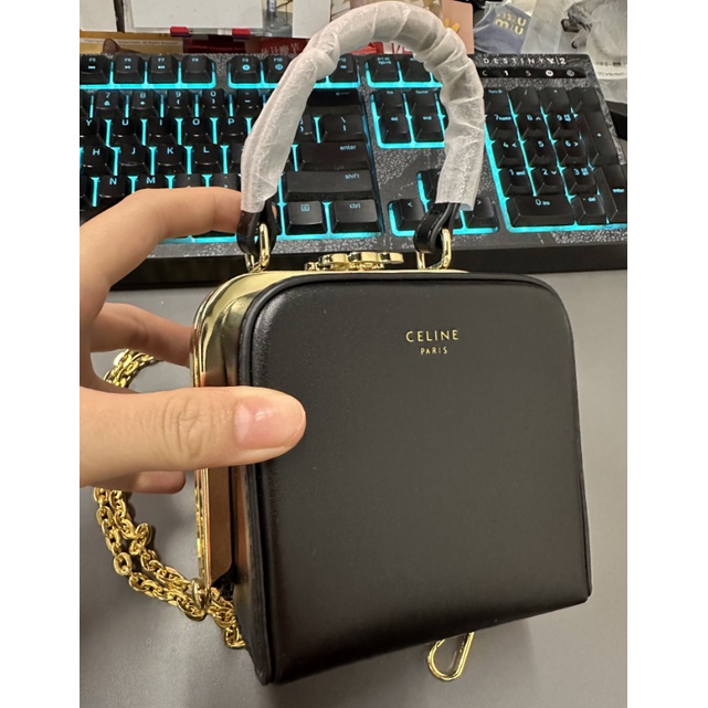 Hộp Tay Da TRIOMPHE Minaudiee