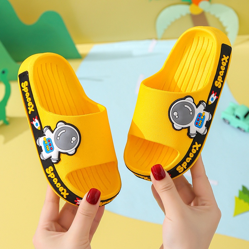 Dép Đi Trong Nhà Chống Trượt Họa Tiết Phi Hành Gia Hoạt Hình Dễ Thương Cho Bé