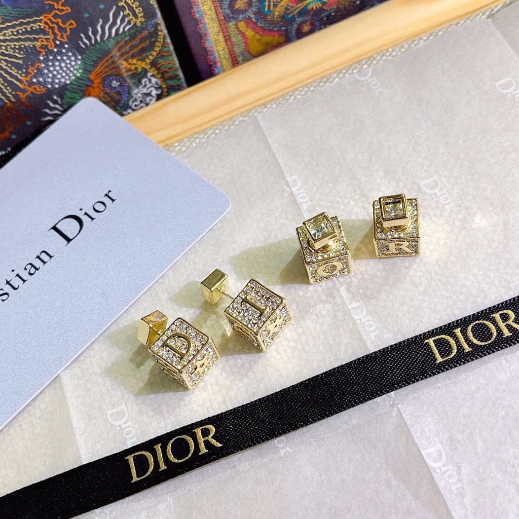 Khuyên Tai Tròn Khắc Chữ Dior Bằng Thép Titanium Thời Trang Cho Nữ