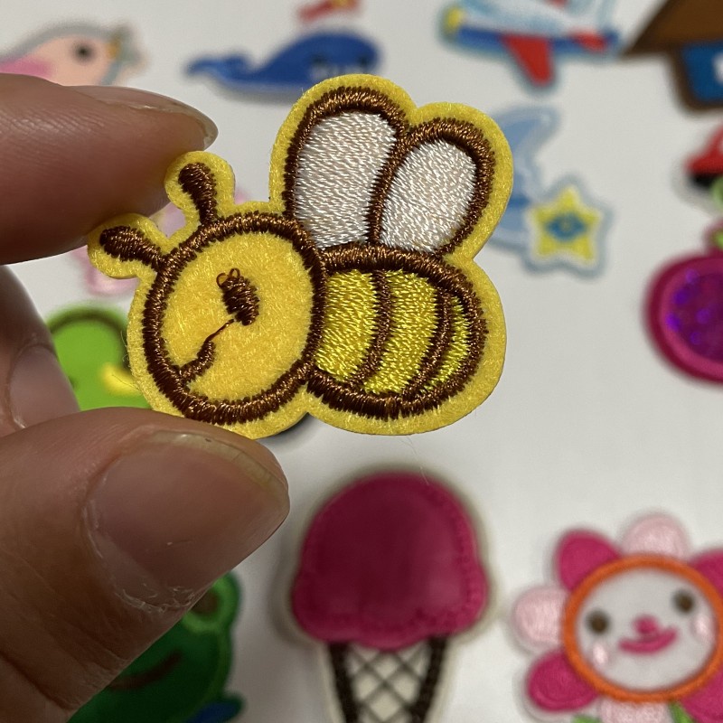 Miếng Dán Ủi Quần Áo Hình Chú Ong Hoạt Hình Dễ Thương